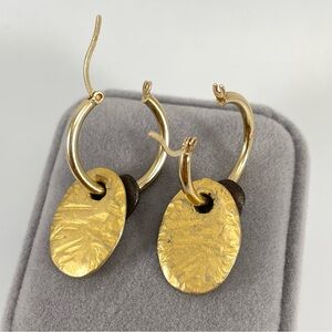 Beautiful Signed “DC” 14K Yellow Gold Hoop Earrings With Heart Accent